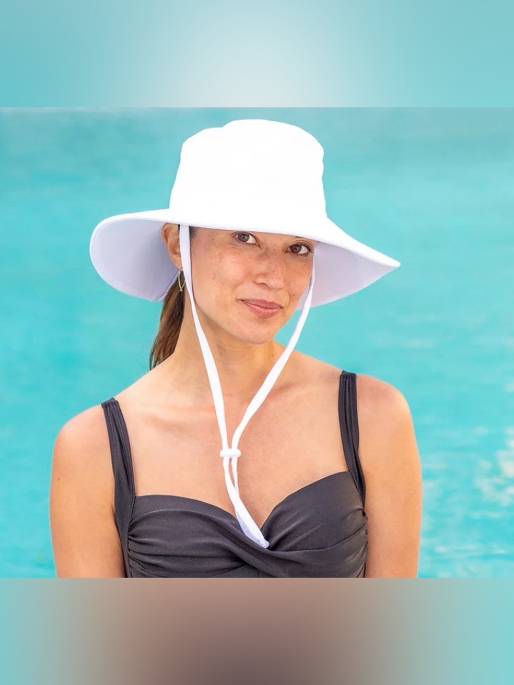Wallaroo Wide-Brim Sun Aqua Hat in White with SPF